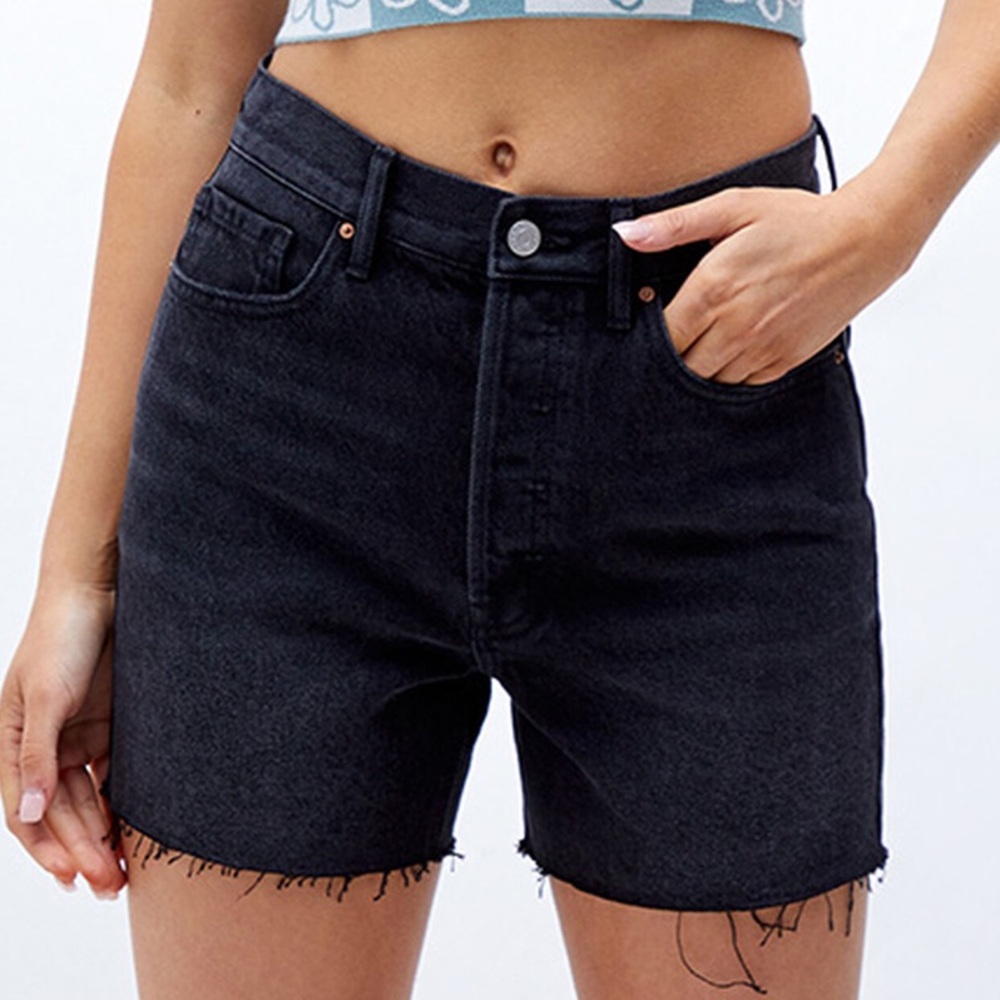 NWOT PACSUN Black Distressed Bermuda Shorts Women’s Size 23